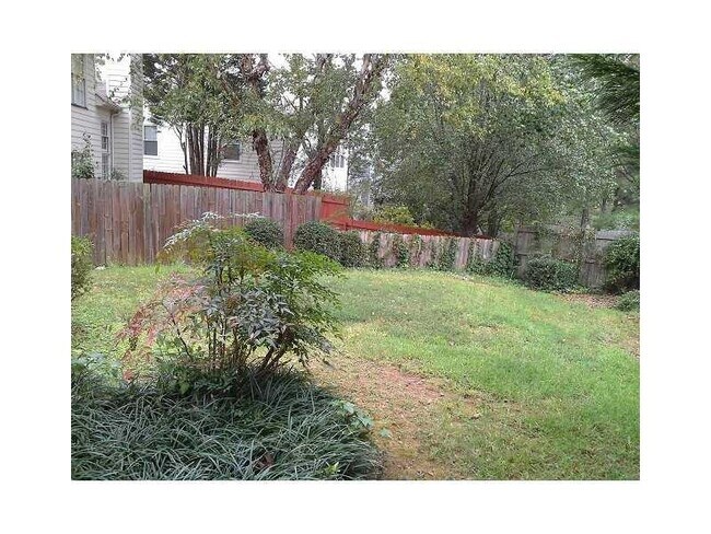 Foto del edificio - 2595 Binghampton Ln