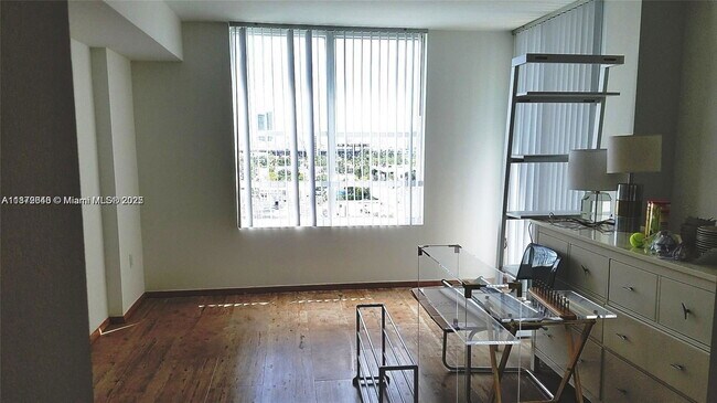 Foto del edificio - 1800 Sunset Harbour Dr