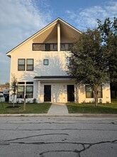 Building Photo - 204 Fidelity St