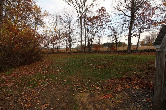 Foto del edificio - 37 Oak Hill Rd