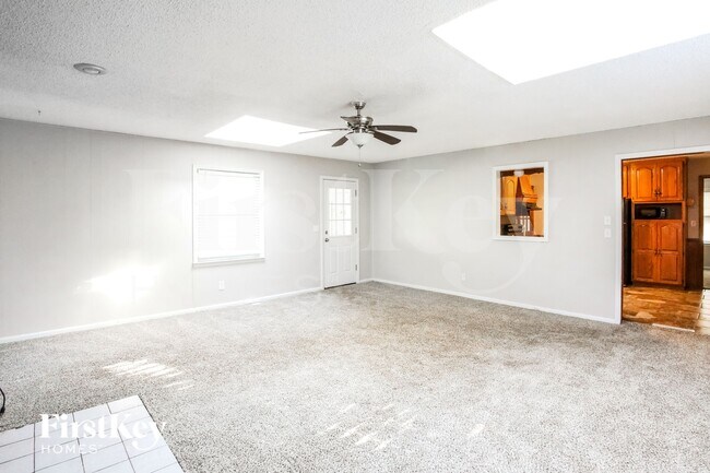 Foto del edificio - 6900 Fairlane Dr