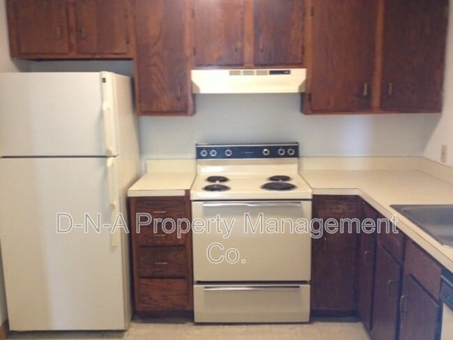 Building Photo - 415 King St