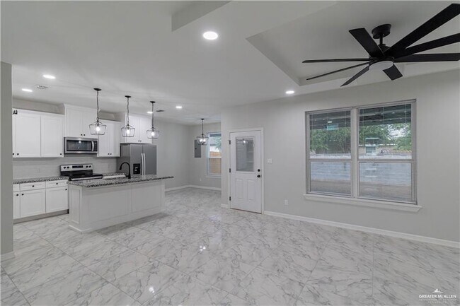 Foto del edificio - 5510 N Crown Point