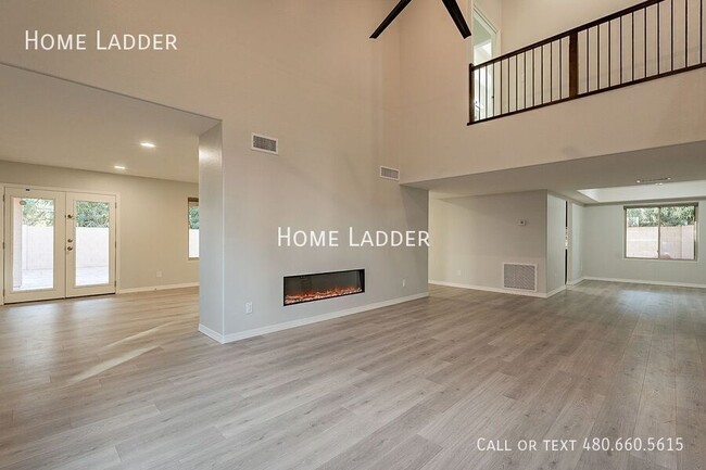 Building Photo - Stunning, Fully Renovated North Phoenix Ho...