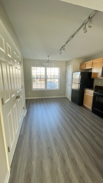 Building Photo - 302 Doe Ridge Ct