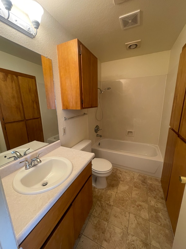 Foto del edificio - 132 Frisbie St