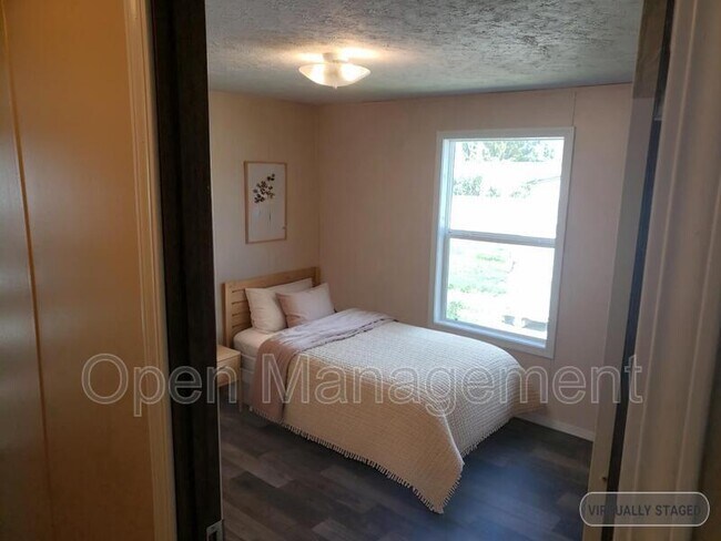 Foto del edificio - 24 Erin Ln