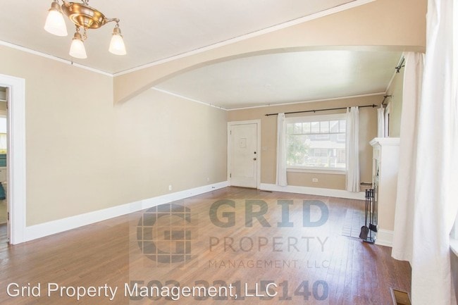Building Photo - 2724 NE 35th Ave