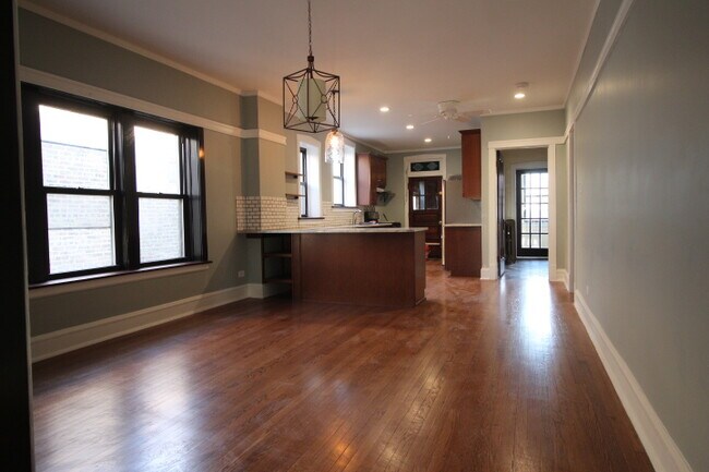 Building Photo - 4847 N Washtenaw Ave