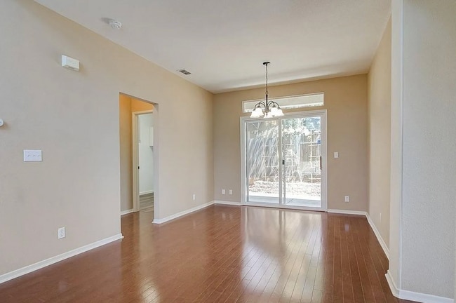 Building Photo - Spectacular FOLSOM 4/3 - Waiting For You!  Please Read Entire Ad For Viewings!
