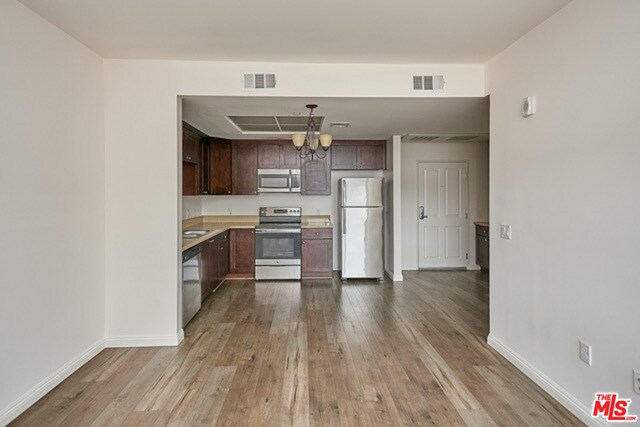 Foto del interior - 1167 S Hoover St