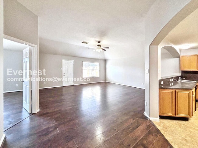 Building Photo - 25407 Barmby Dr