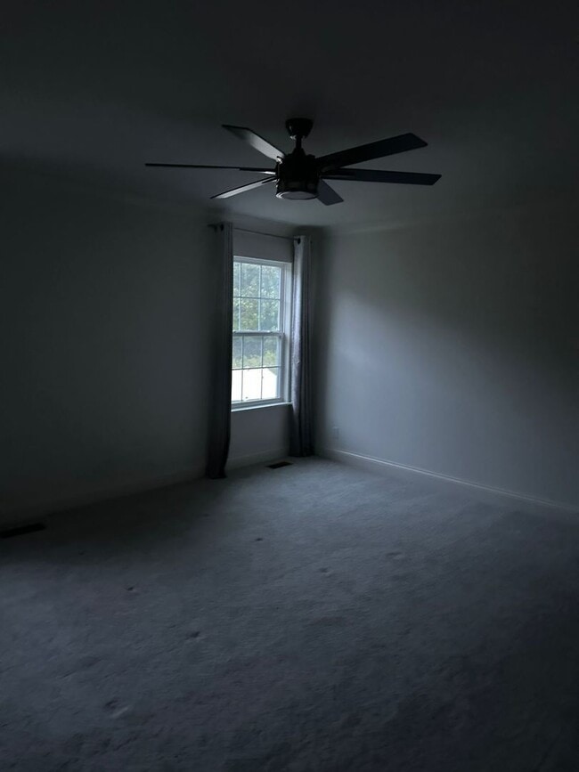 Building Photo - 269 S Pointe Ave