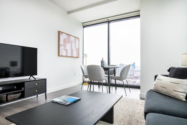 Foto del edificio - 1210 S Indiana Ave