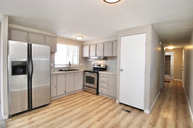 Building Photo - 303 S Recker Rd