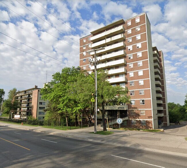 Photo du bâtiment - 2460 Keele St