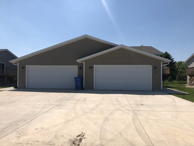Exterior - 107 Dogwood Ave