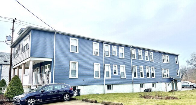 Foto del edificio - 329 Plymouth Ave