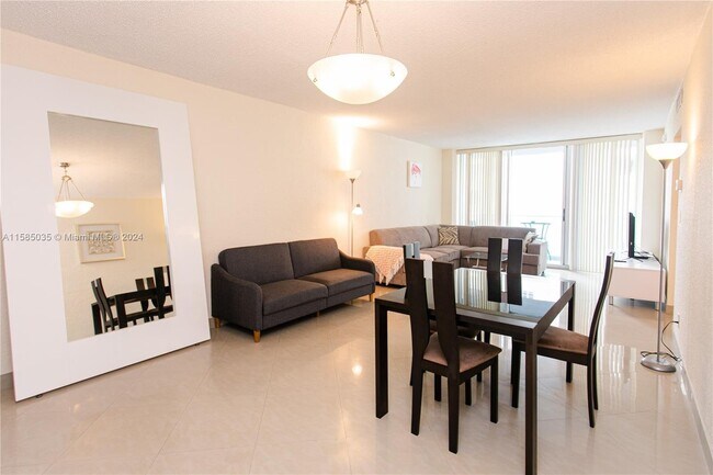 Foto del edificio - 4001 South Ocean Drive Apt #3L, Hollywood,...