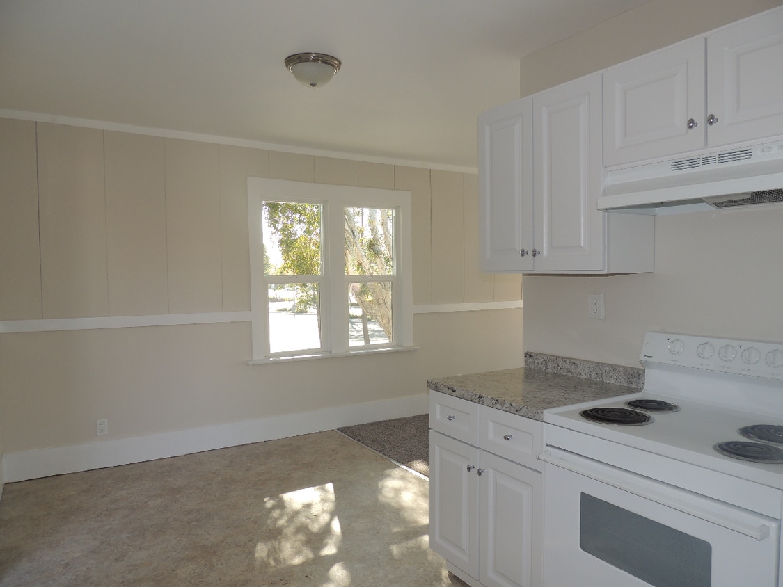 Building Photo - 3732 Long Beach Boulevard