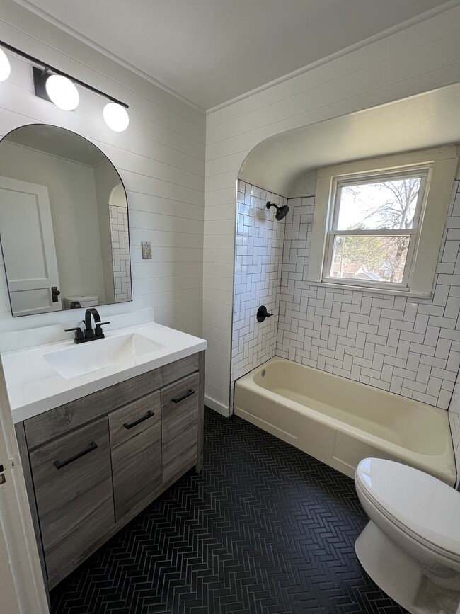 Foto del edificio - 3232 Fairmont Blvd