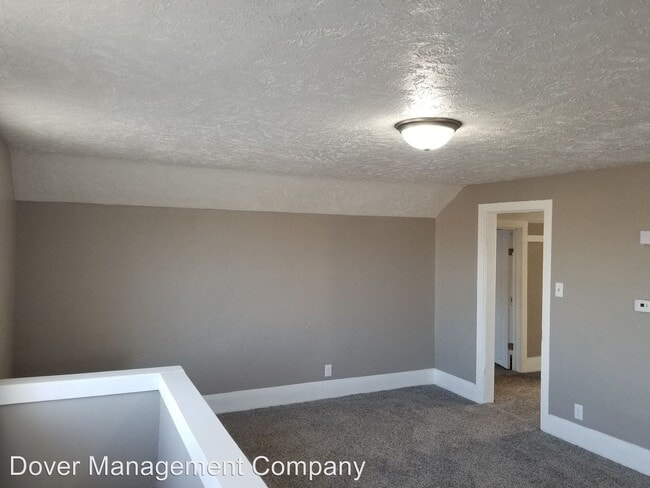 Building Photo - 501 Elm Ave