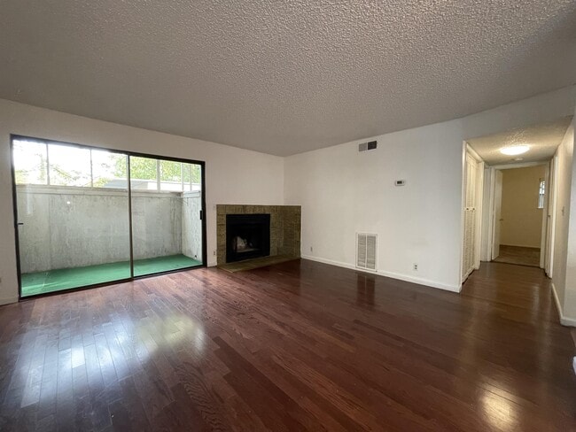 Building Photo - 2220 Notre Dame Blvd