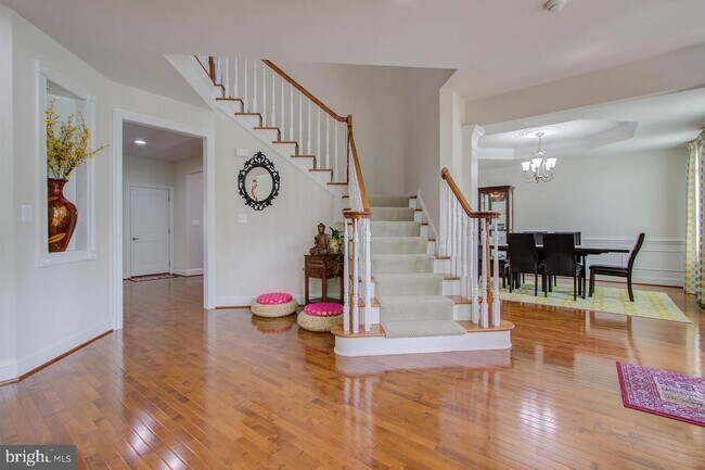 Building Photo - 25089 Balcombe Terrace