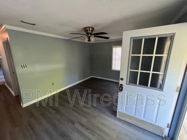 Foto del edificio - 127 N Carroll St