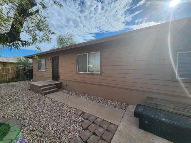 Building Photo - 216 N Casa Grande Ave