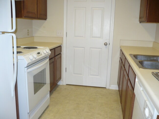 Building Photo - 11102 Waldrop Pl