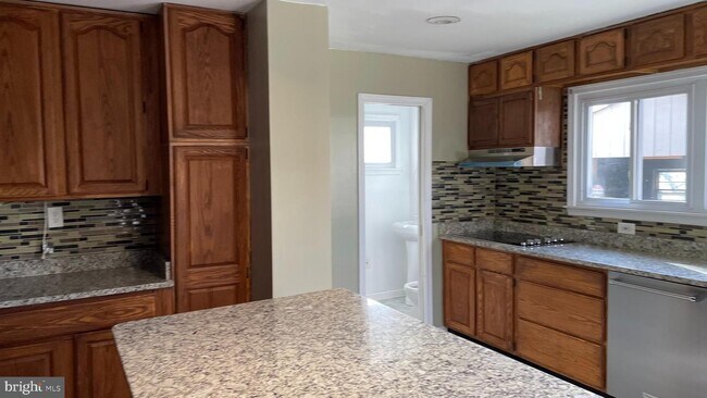 Foto del edificio - 2353 W Longview Dr