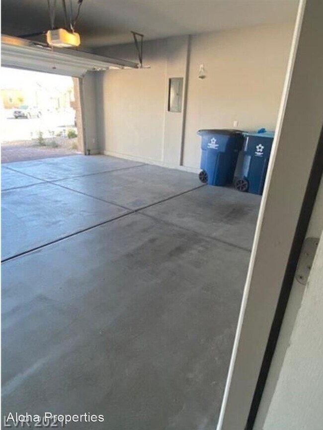 Foto del edificio - 4 br, 3 bath House - 971 Cutter St.