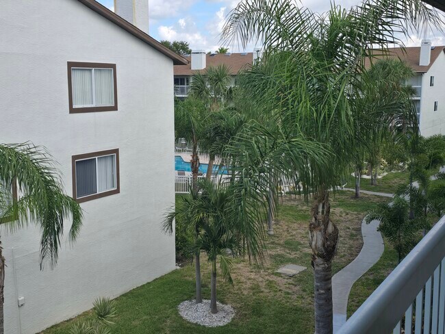 Foto del edificio - 346 Madeira Cir
