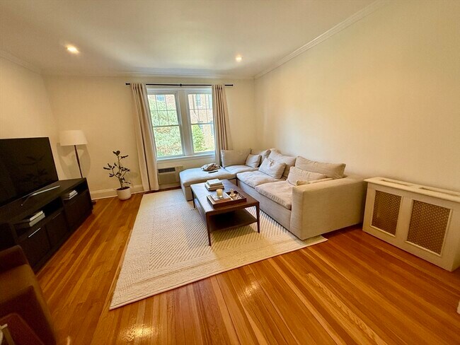 Building Photo - 311 Tappan St
