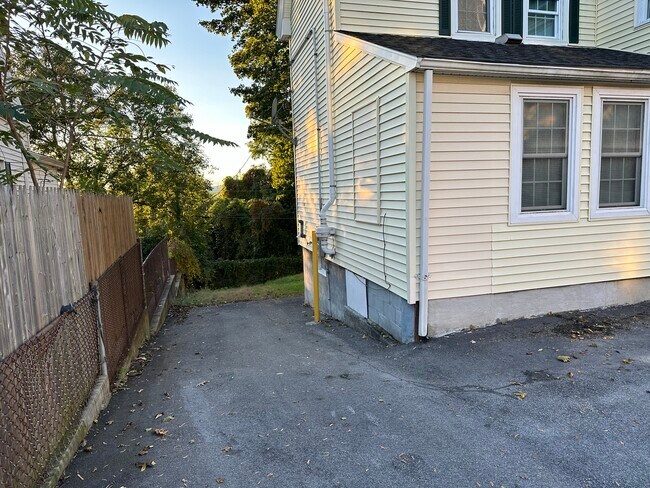 Building Photo - 55 Orient St
