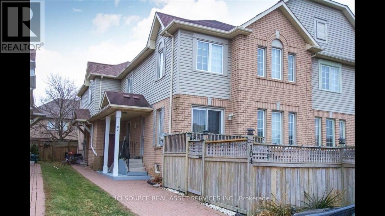 Photo principale - 104 Rockhaven Ln