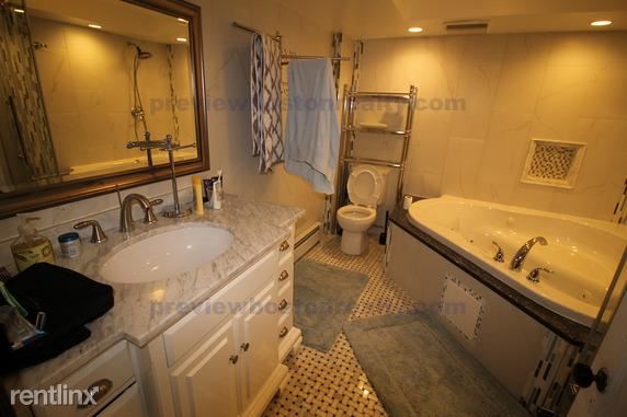 Building Photo - 9 Francis St