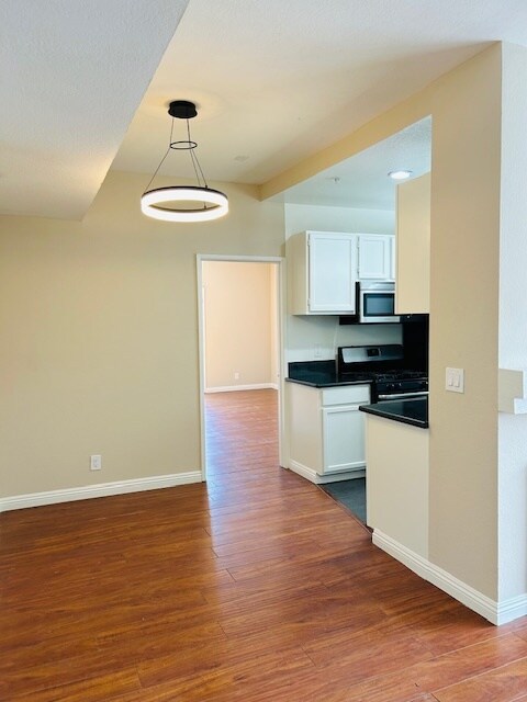 Building Photo - 12241 Moorpark St