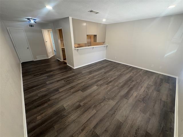 Building Photo - 904 N Austin St