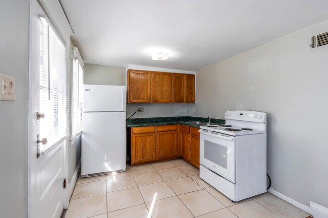 Building Photo - 321 Given Ave