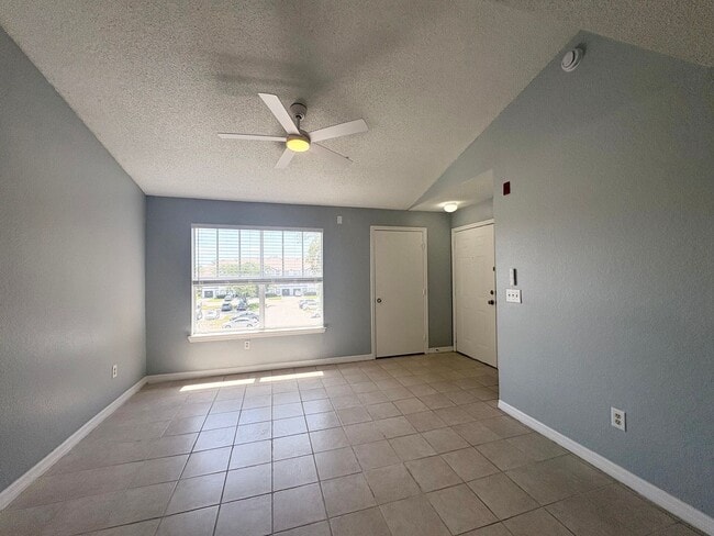 Building Photo - 2216 Grand Cayman Ct