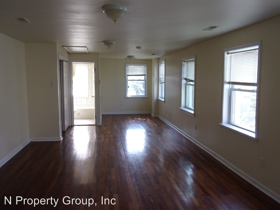 Building Photo - 1515 N 17th St