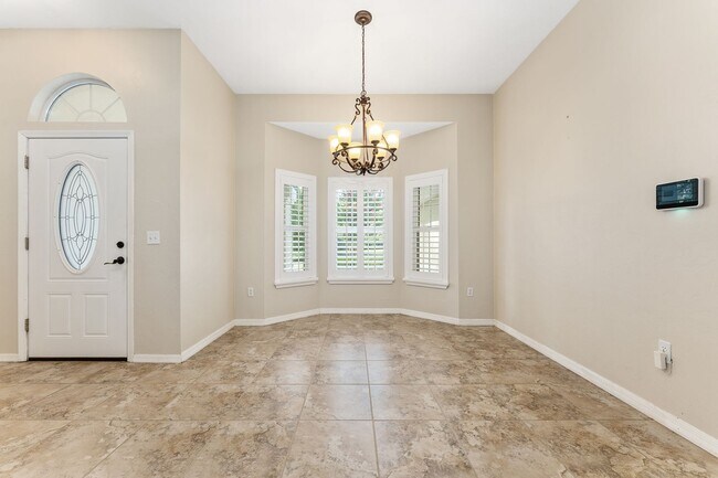 Foto del edificio - Large 4/3 Pool Home in Beautiful Broadmoor