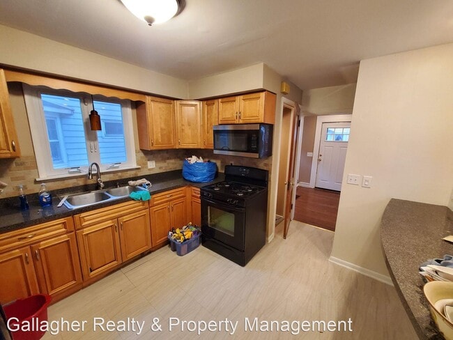 Building Photo - 3 br, 1.5 bath House - 118 Indiana St