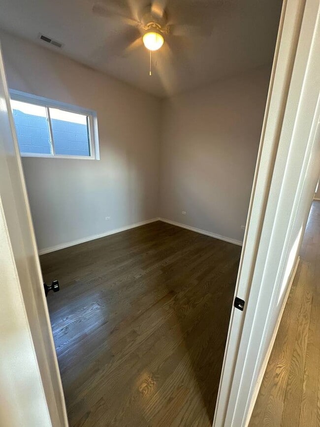 Building Photo - 3936 S Indiana Ave