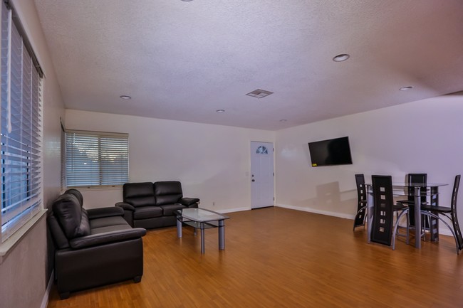 Foto del interior - 38564 5th St E