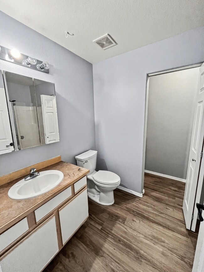 Foto del edificio - 4651 Grumman St