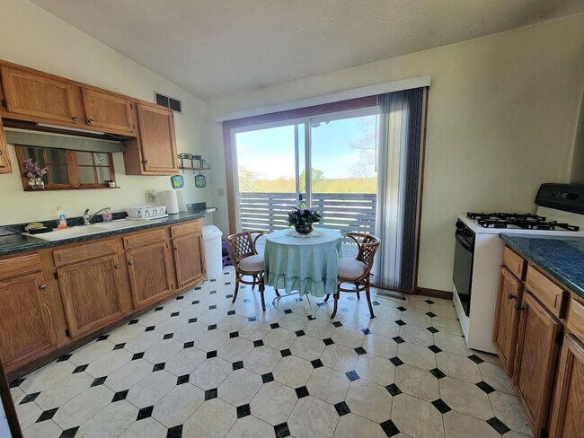 Foto del edificio - 4482 Ridgedale Dr