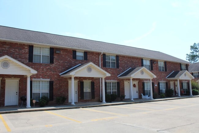 Foto del edificio - 205 N McGuire Ave